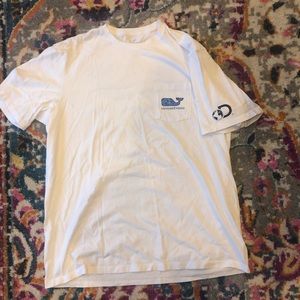 vineyard vines t shirt